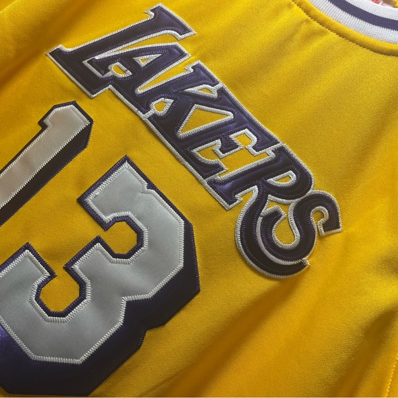 Wilt Chamberlain Mitchell & Ness Hardwood Classics authentic Lakers Jersey - Picture 9 of 10